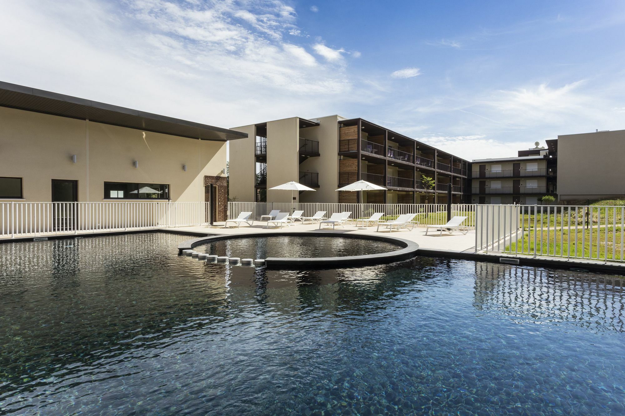 Vacanceole - Residence Pont Du Gard Ремулен Экстерьер фото